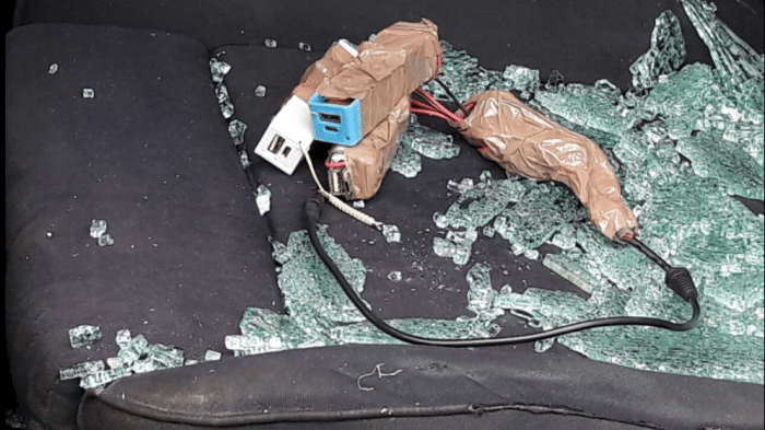 Eigenbau-USB-Ladegerät sorgt für Sprengstoff-Alarm