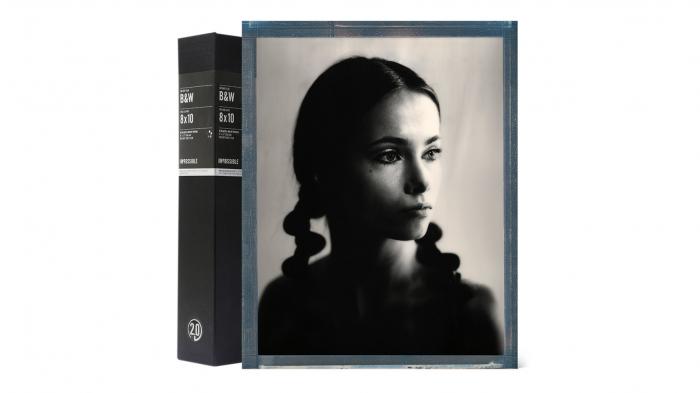 Impossible-Sofortbildfilme für das Format 8 x 10 in Farbe und SW