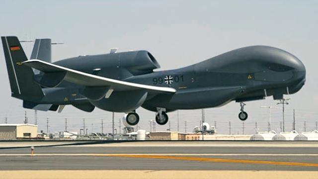 Großdrohne: Bundesregierung sucht Käufer für EuroHawk