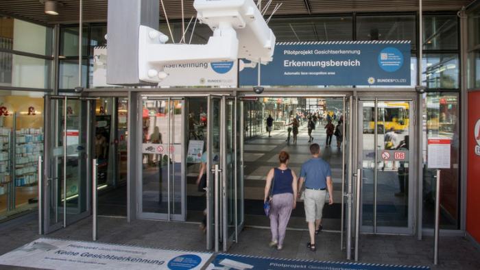 Automatische Gesichtserkennung: Bundesdatenschutzbeauftragte fordert Stopp des Berliner Pilotprojekts