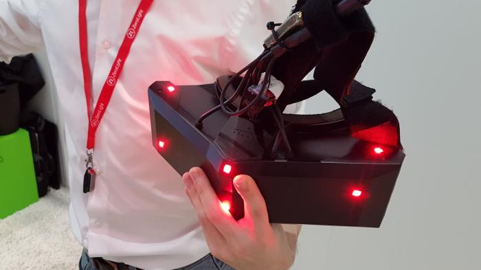 StarVR mit 5K-Display ausprobiert: Tolles (Stand-)Bild, unangenehmes Tragegefühl