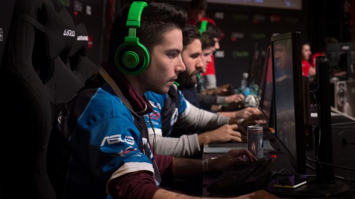 Stress wie beim Final-Elfmeter: Was die Wissenschaft vom E-Sport weiß