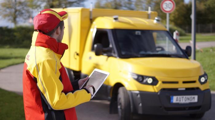 automom fahrender StreetScooter von Deutsche Post DHL, ZF und Nvidia