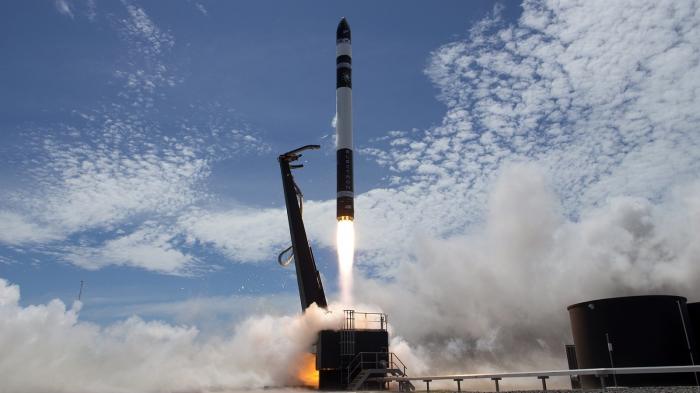 Rocket Lab Electron "Still Testing" startet