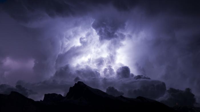 Symbolzeichnung Cloud Computing