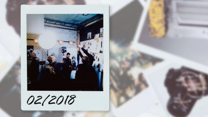 Kommentar: Der farbige Wackeldackel und Fotos im Fabriktheater – der Fotografie-Monatsrückblick