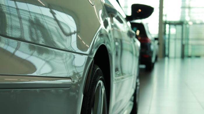 Blaue Umweltplakette soll kommen ? Diesel bleibt billiger als Benzin. Porsche Auspuff, Autostadt, VW, Abholhalle