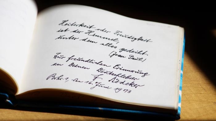 Welttag der Poesie: Im Versschritt Marsch