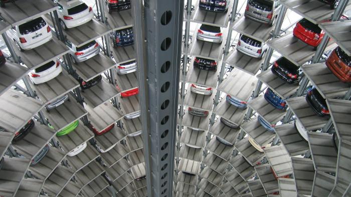 Auto, E-Auto, Lagerhalle, VW
