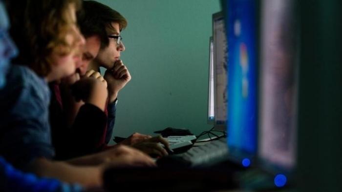Arbeitgeber beklagen Fachkräftemangel: Gut 300.000 Fachleute sollen fehlen