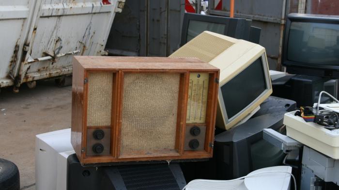 Neuregelung beim Recycling: Wenn Blinkschuhe zu Elektroschrott werden