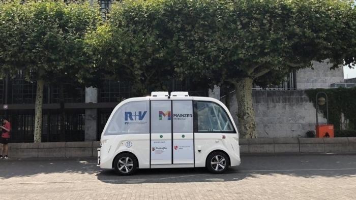 Autonom fahrender E-Bus