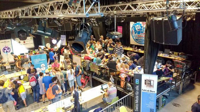Blick ins Jugendhaus Dynamo während der Mini Maker Faire Zürich 2018