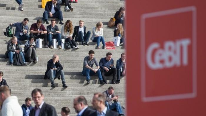 Cebit... | urn newsml dpa com 20090101 170628 99 24327 large 4 3 3e74adafc8de0270 Cebit... | urn newsml dpa com 20090101 170628 99 24327 large 4 3 3e74adafc8de0270