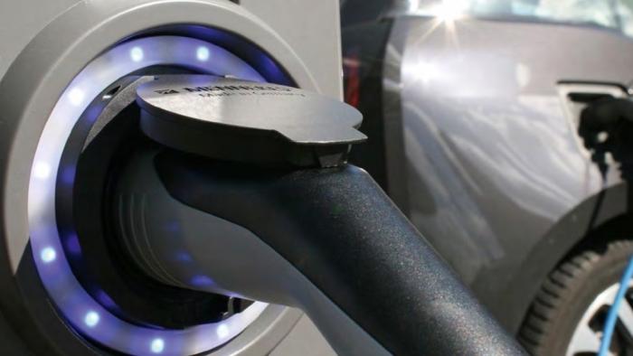 Elektroautos: Steuervorteil für Dienstwagen möglicherweise länger als geplant