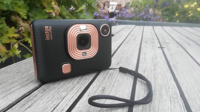 Sofortbildkamera mit Soundfunktion: die Fujifilm instax mini LiPlay