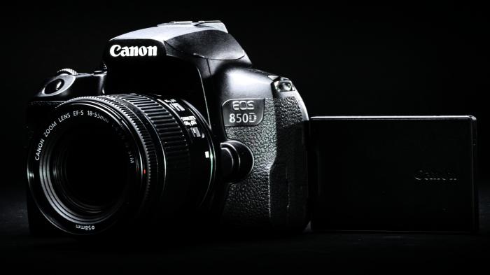 Canon: Einsteiger-Spiegelreflexkamera EOS 850D mit Augen-Autofokus