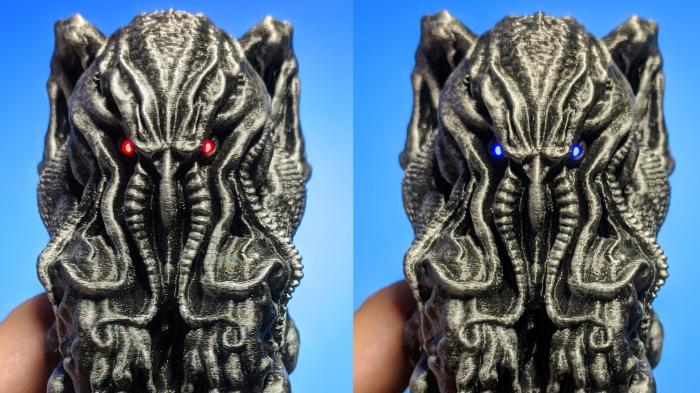 Der Türhüter: Cthulhu-Statue mit ESP32-Herz erkennt Gesichter