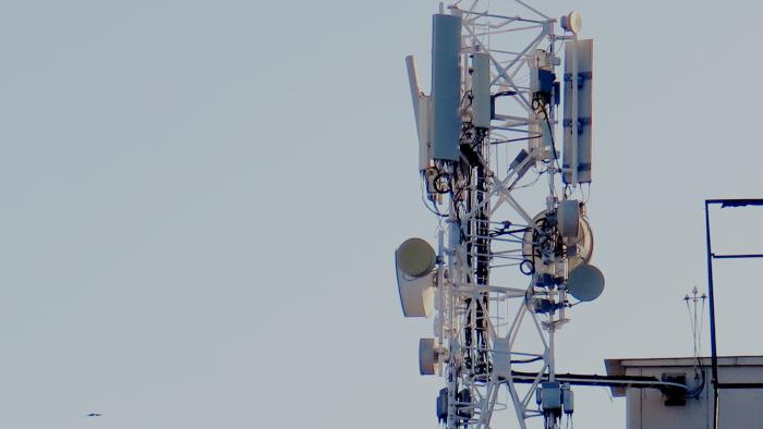 Turm mit Mobilfunk-Antennen