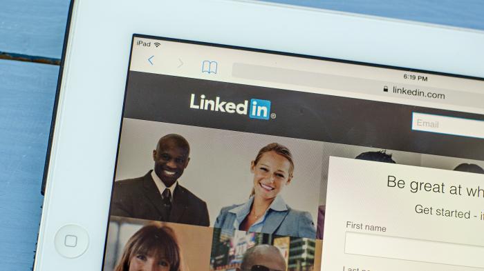 LinkedIn auf Monitor