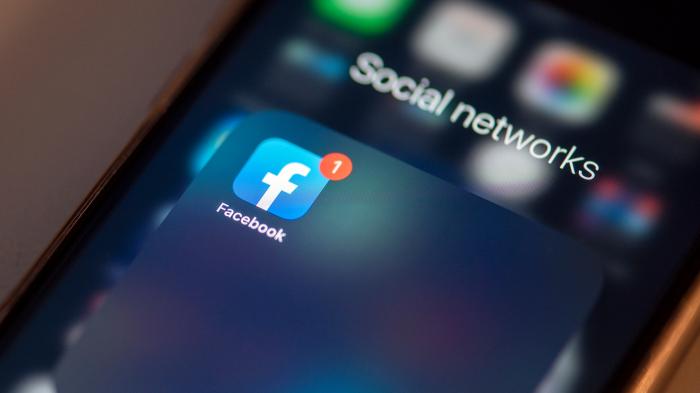 Die App von Facebook für iOS auf dem iPhone