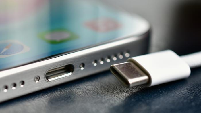 iPhone 15 mit USB-C-Port