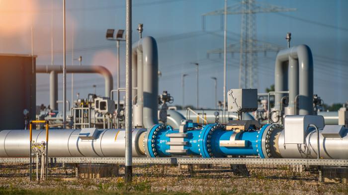 LNG-LPG-Pipeline-System an einer Erdgasstation für effiziente Energieversorgung
