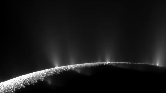Fontänen bei Enceladus