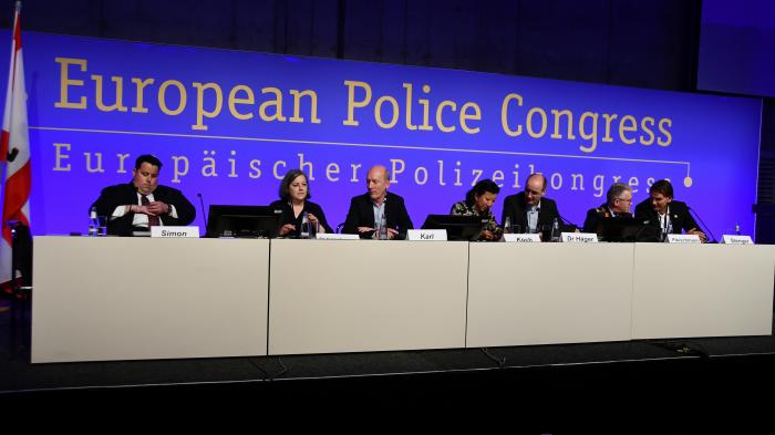 Podium des Europäischen Polizeikongresses in Berlin.