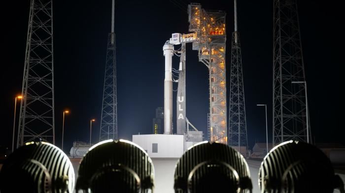 Rakete auf Startrampe
