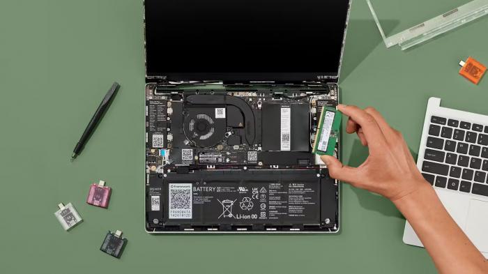 Ein aufgeschraubter Laptop