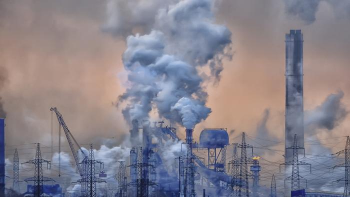 Abgase aus den Schornsteinen von Industriebetrieben haben die Erde gekühlt - doch China achtet jetzt auf Luftqualität.