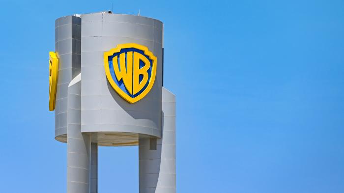 Warner Bros Logo auf einem Gebäude