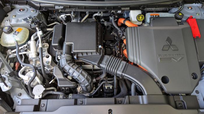 Motorraum Mitsubishi Outlander PHEV