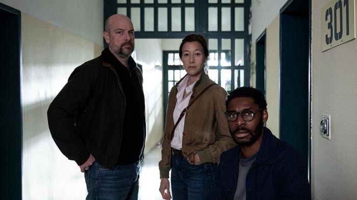 Kommissar Dennis Eden (Stephan Zinner), Kommissarin Cris Blohm (Johanna Wokalek) und Léon Kamara (Yoli Fuller). 