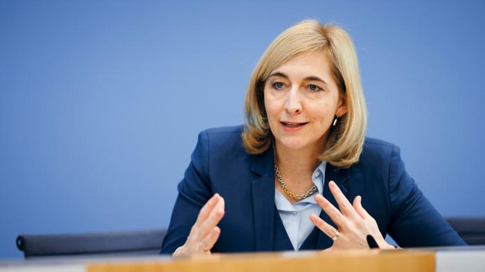 Health Minister Nina Warken