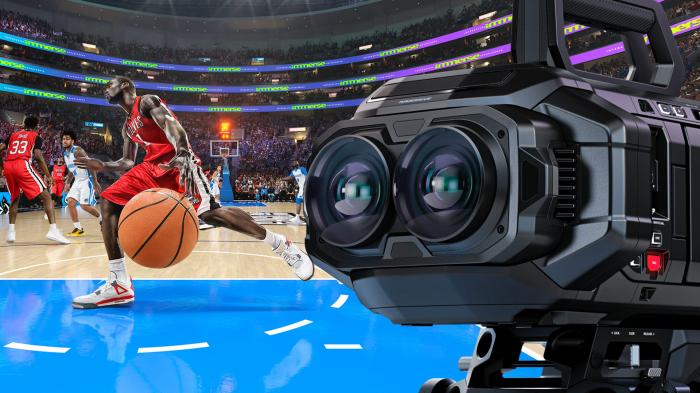 Blackmagic URSA Cine Immersive 100G am Spielfeldrand filmt Basketballspiel aus nächster Nähe.