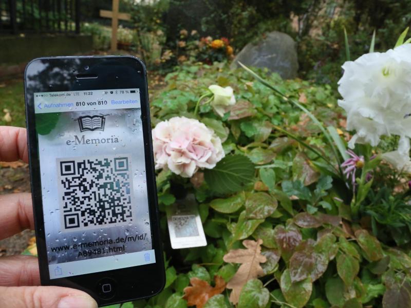 QR-Codes auf Gräbern