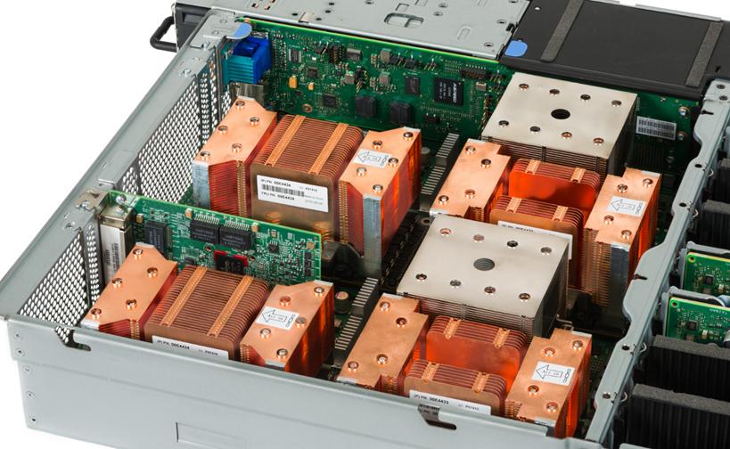 Blick unter die Haube eine S822LC - zwei CPUs, vier GPUs