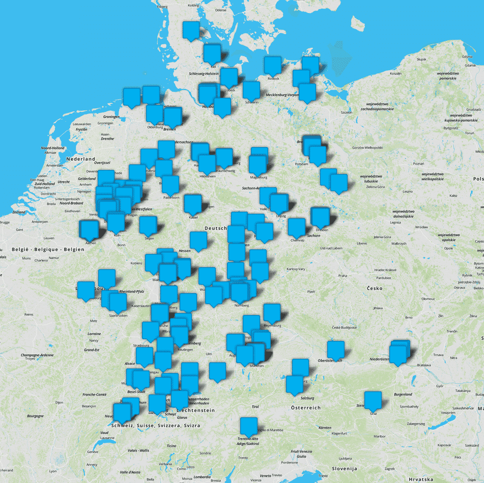 Karte von Deutschland, Österreich und der Schweiz mit Makerspaces, Fablabs und Offenen Werkstätten